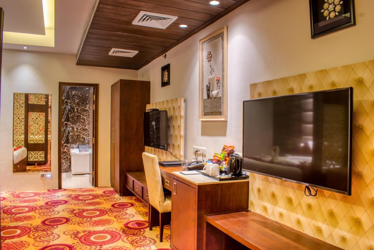 The Grand Ambassador Hotel ฟักวารา ภายนอก รูปภาพ